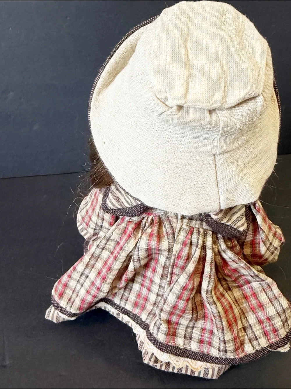 Duck House Heirloom Doll 236/5000 Brown Eye / Hair Girl Hat Porcelain 14